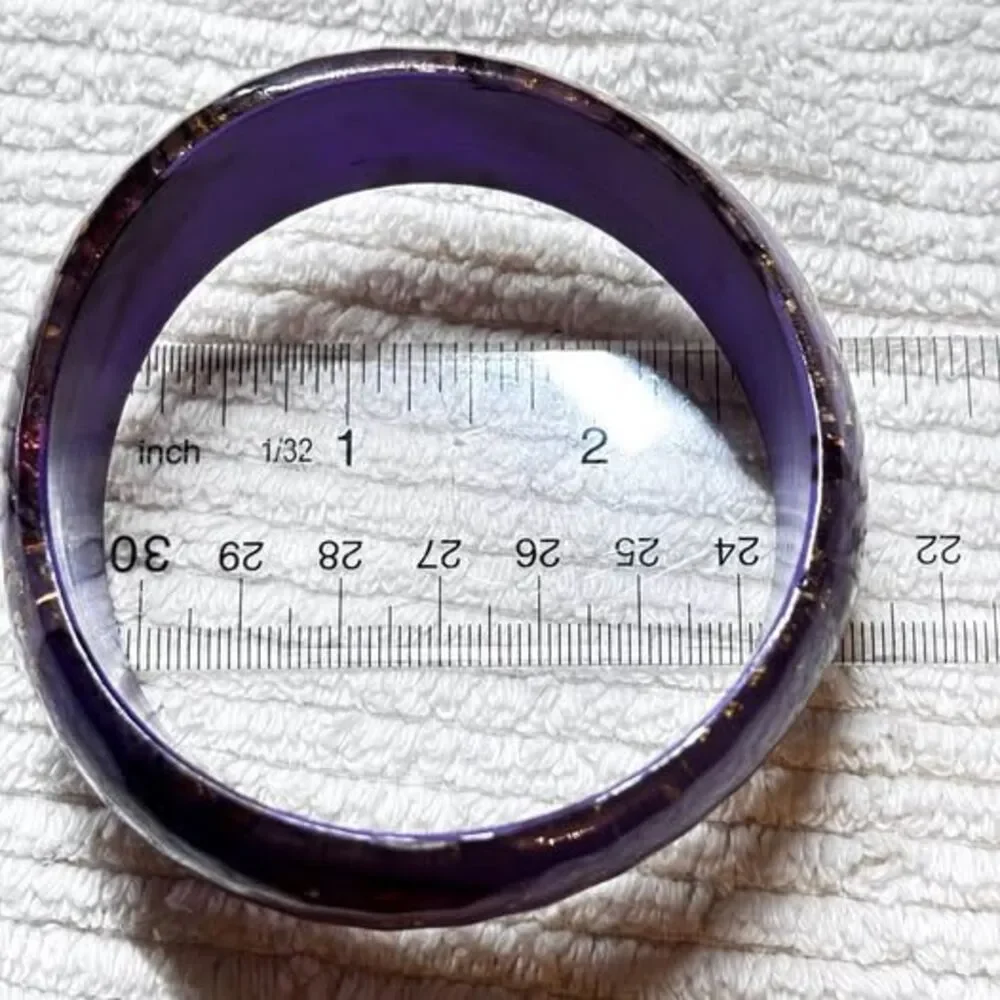 🎁🎁 Free shipping!! Chunky Purple Resin Bangle with Gold Foil Flakes